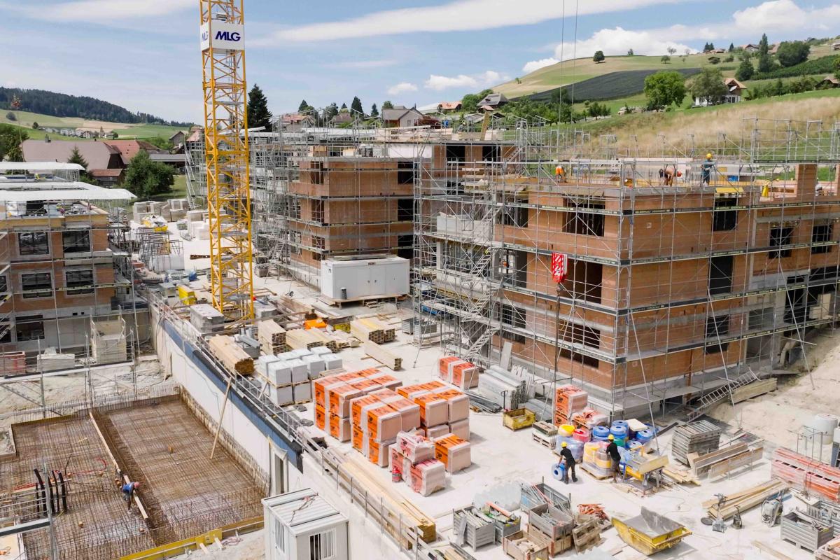 Gerüstbau für Neubauüberbauung in Zäziwil
